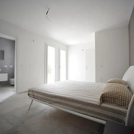 Villa With Private Pool - Luxury Vacation ヴィラ Albarella Island